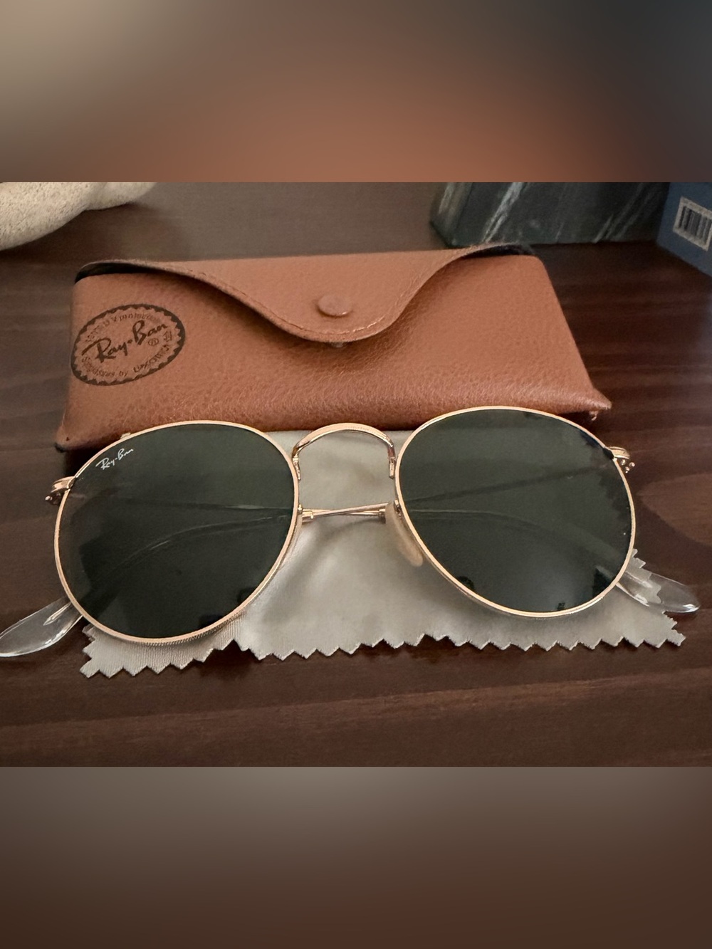 RAY-BAN Round Metal in Green Classic